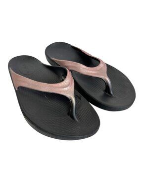 OOFOS OOlala Luxe Recovery Flip Flop Black Pink Sparkle, 8